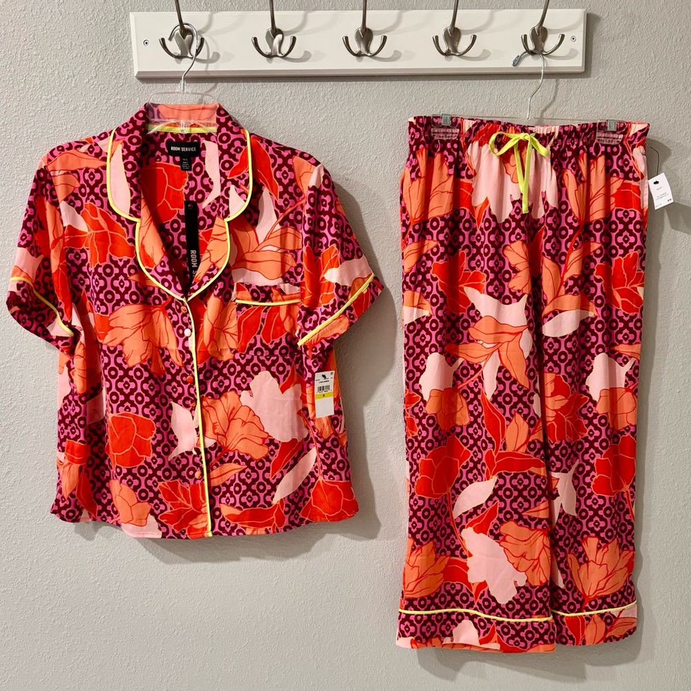 Room Service Women's Printed Two Piece
Satin Pajama Set Medium